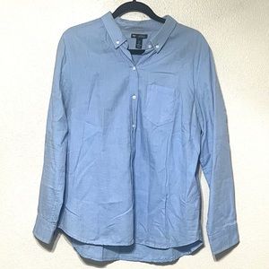 LIGHT BLUE BUTTON UP